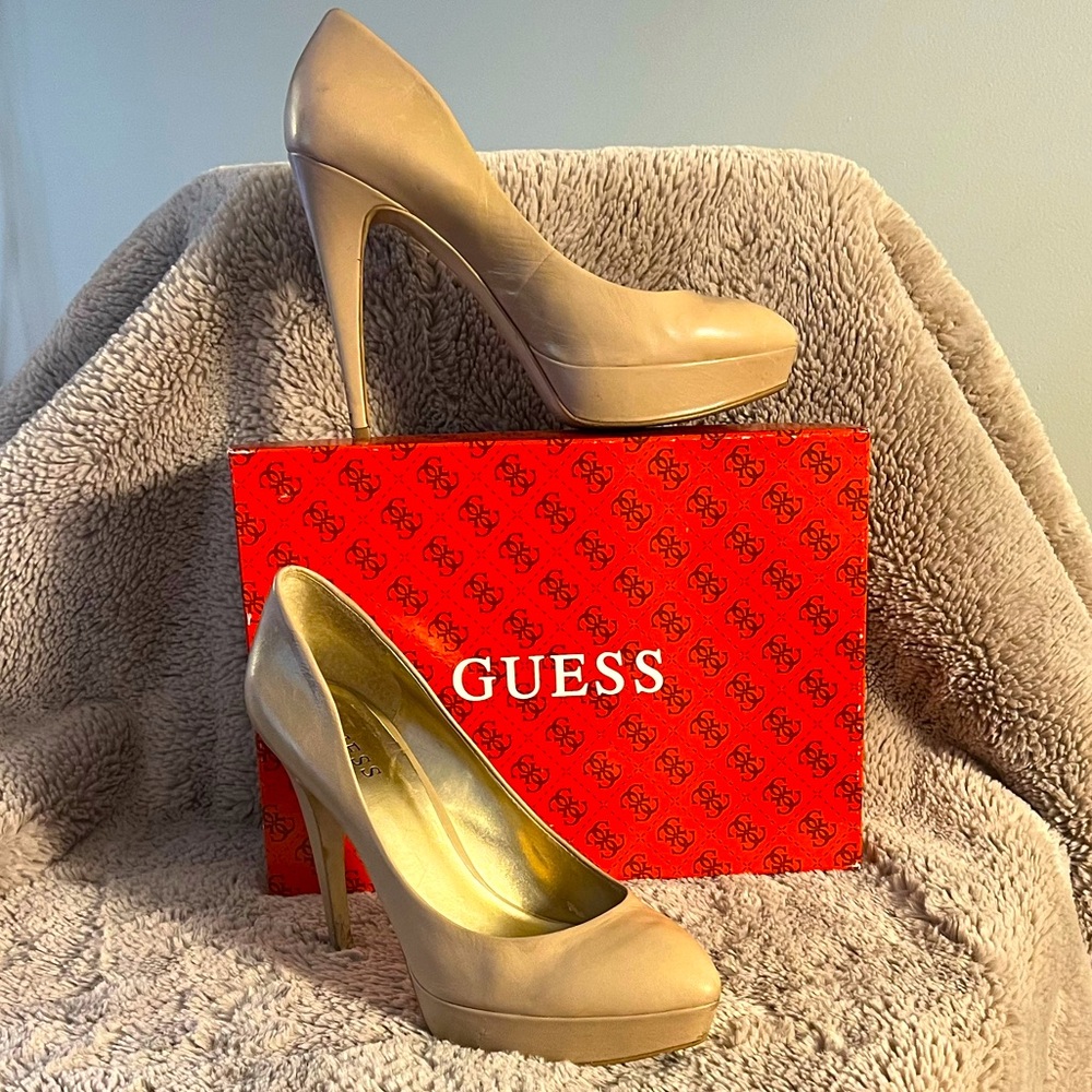 Size 9 Tan Leather GUESS Brand Pump
